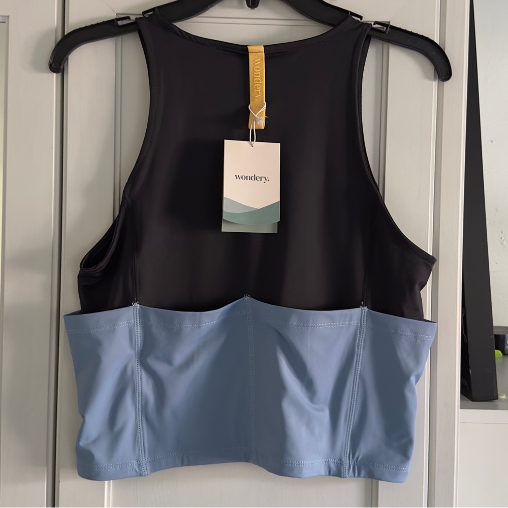 Wondery Long Day Hiking Pocket Tank Top Size Medium - Picture 5 of 6